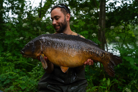 The Famous Burghfield Fishing Complex - Blue Pool 48hrs