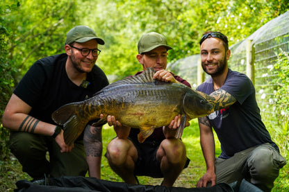 The Famous Burghfield Fishing Complex - Gold Lake 48hrs